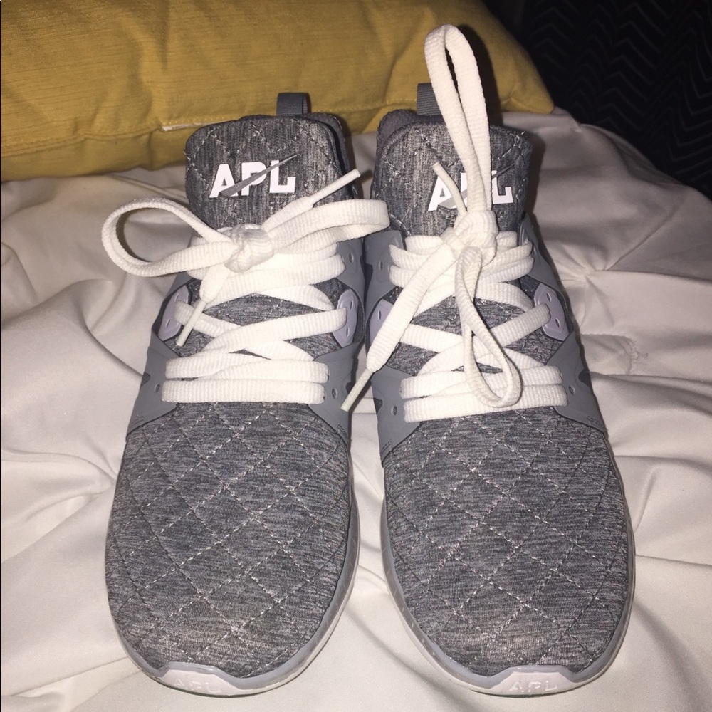 APL gray quilted ascend